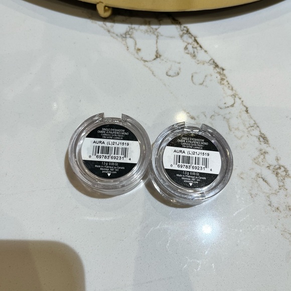 2 Annaballe Sating Eyeshadows in “Aura” - Picture 2 of 2